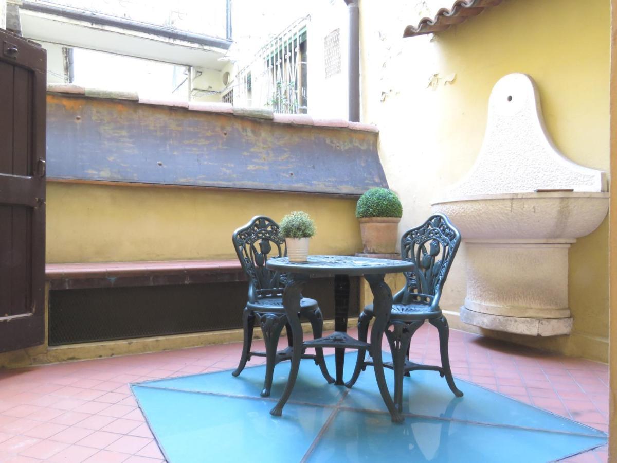 Cesare Battisti Apartment Bologna Bagian luar foto