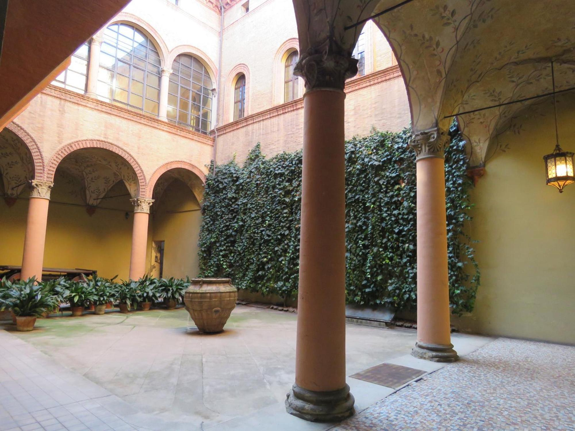 Cesare Battisti Apartment Bologna Bagian luar foto